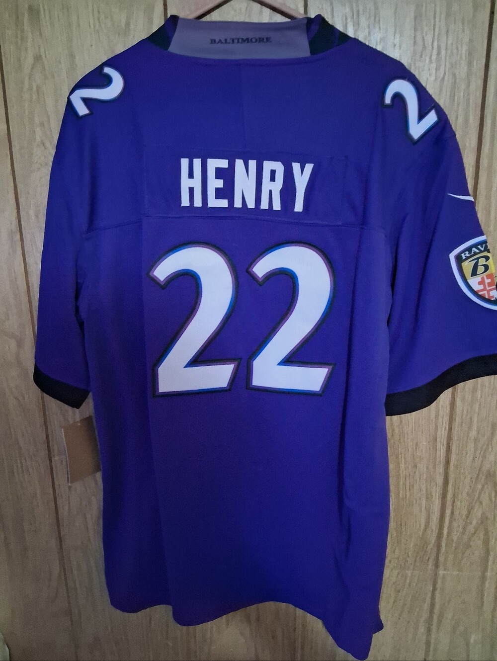Mystery Sports Card With Derrick Henry Baltimore Ravens fuse home XL jersey
